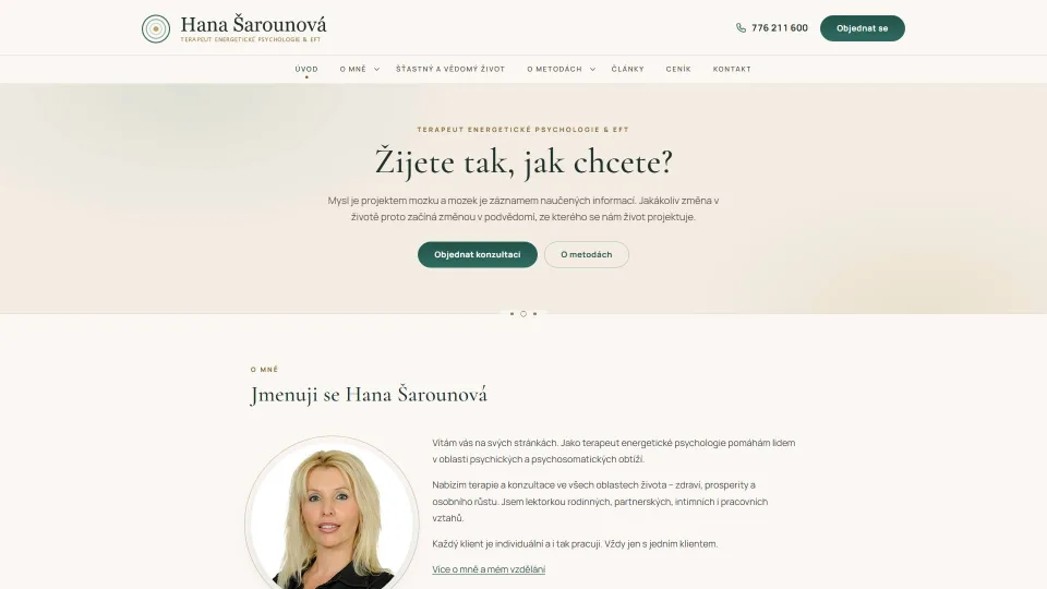 Úvodní stránka webu terapeutické praxe v zelené a béžové barevnosti